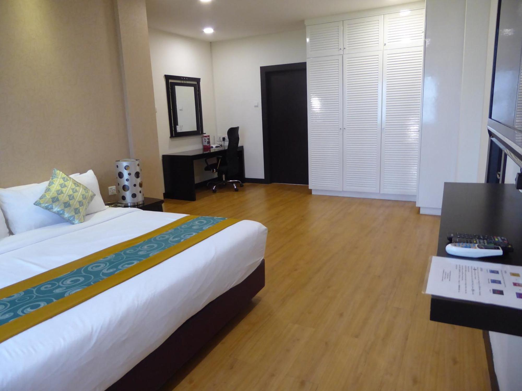 Rimbun Suites & Residences 반다르스리브가완 객실 사진